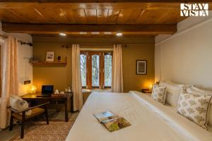 StayVista at 2BR Sunset View Villa in Palampur