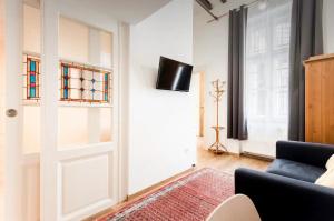 BudapeStayz - Izabella Studios