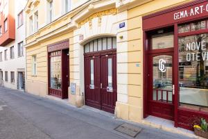 Modern Attic with Terrace - machova