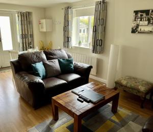 Cherry Tree Cottage in idyllic Cotswold village