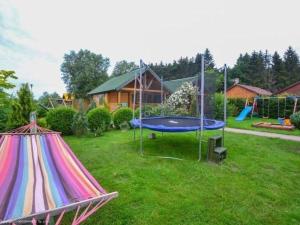 Tolles Ferienhaus in Gmina Postomino mit Grill, Terrasse und Garten