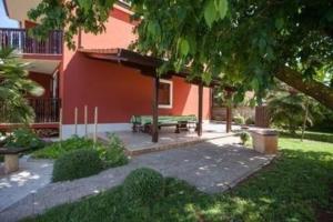 Große Ferienwohnung in Novigrad mit Schöner Terrasse