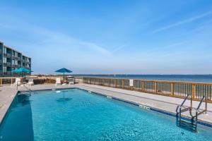 Palm Beach Club 3-235