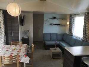 CHEZ LOLO MH 3CH 2SDB CLIM 8p VUE CHAMPS EMPLACEMENT CALME