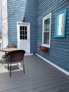 Victorian House with Irish leave