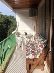 Espaçoso Flat com Varanda e ar condicionado no Cavalinho Branco para até 6 hóspedes - 蒙蒂锡昂