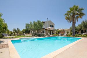 Villa Alkis - Spacious Pool Retreat