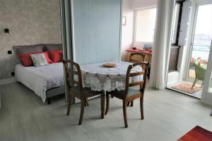 Appartements Bel appartement avec loggia et balcon VUE SUR MER a PERROS-GUIREC - Ref 874 : photos des chambres