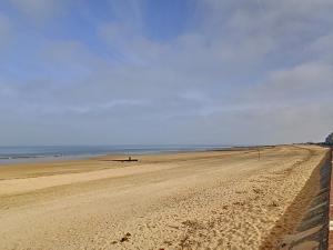 Appartement T2 Rez-de-Jardin à 50m de la Plage à Courseulles-sur-Mer - FR-1-746-16