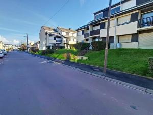 Appartements Duplex 8 pers proche mer avec balcon, parking et equipements complets - FR-1-746-17 : photos des chambres