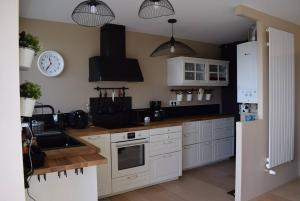 Appartement entièrement rénové avec SUPERBE VUE sur la Baie Sainte-Anne à TREGASTEL - Ref 96