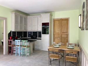 Mes a Moi in Pezenas - Appartements de charme - Baignoire Balneo : photos des chambres
