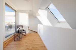 SYMPHONY Apartments 41 - Modern Loft with Terrace and Grill in Central Location