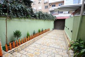 Near Center Apartments 1