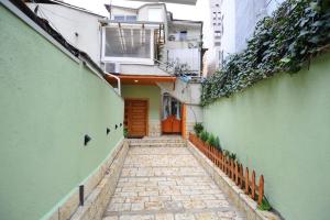 Near Center Apartments 1