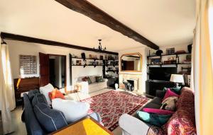 Eclectic Hilltop House - Panoramic Views of the South Downs
