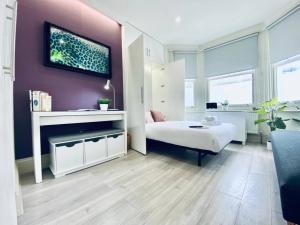 Apt 07 Beachside Beauty Central Studio Steps from Cafes