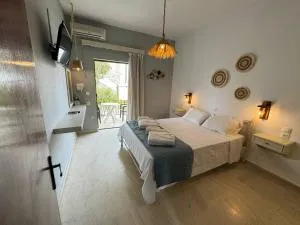 The 3 Little Pigs apartments - Sidari