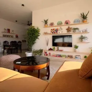 Hazel : Minimalist Apartment - Nūruddīn