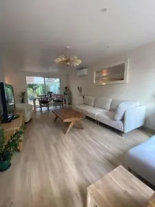 Maison familiale proche plages et Montpellier - سانت أون