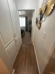 Beverly Hills City Vibe 1 br Apt w Parking 324