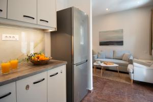 Golden Seashell Apartment