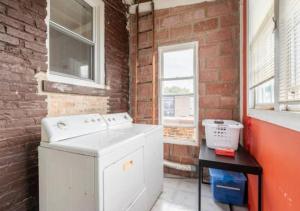 The Roscoe Village Guesthouse