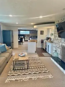 City light views getaway close to top ski resorts - Provo