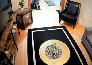 The Roscoe Village Guesthouse