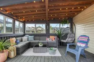 Family Compound w/Guest House and game room! - Fircrest