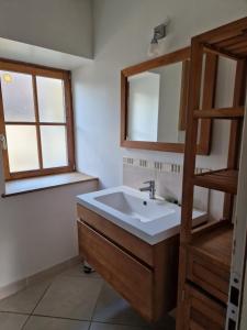 Gite les Frênes avec pré dans joli hameau