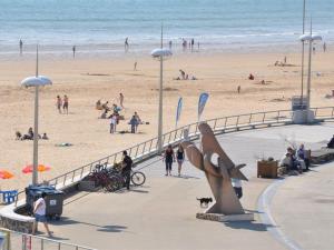 Appartements Appartement Moderne 2 Ch. - Proche Plage - Box WiFi - Tout Confort - FR-1-323-280 : Appartement