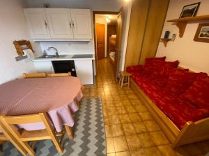 Charmant appartement à Petit-Châtel avec animaux admis - FR-1-693-15