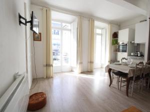 T2 Lumineux Centre Luchon, 4 Pers, Parking, Proche Thermes & Télécabine - FR-1-313-230
