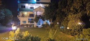 Hotel Amrit Resort