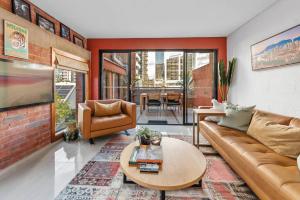 Iconic Warehouse Apartment~CBDEdge~2Bed2Bath1Car