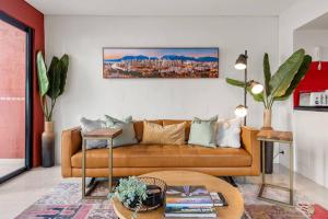 Iconic Warehouse Apartment~CBDEdge~2Bed2Bath1Car