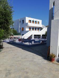 Climbing House Annas Apartments