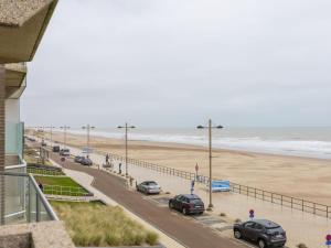 Apartment with sea view and sunny terrace