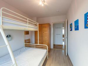 Apartment with sea view and sunny terrace