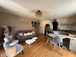 Appartements APPARTEMENT CENTRE MEDIEVAL SPACIEUX AVEC ASCENSEUR, La suite cosy de la boetie : Appartement 1 Chambre