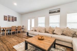 Arcade Palace on the Lake