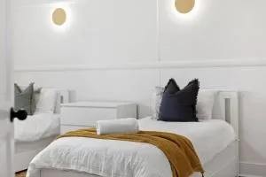 Coastal Dreams with Playground & Pets Welcome - Blackwall