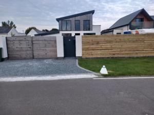 Remarkable Seaside Apartment - Sleeps 4