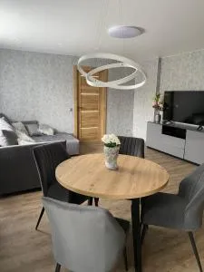 Dzīvoklis centrā - 叶卡布皮尔斯