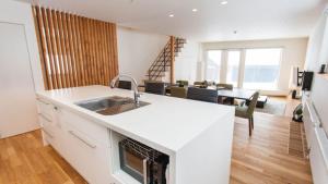 Shirokin Chalet walking distance to Rusutsu Resort