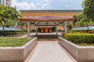 Studio at Venice Mall, near Airport, BGC & Makati