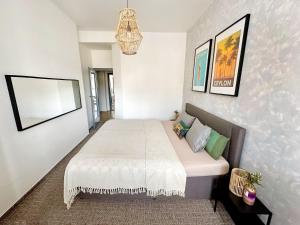 Bright and central suite with a balcony