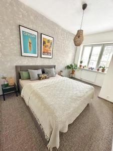 Bright and central suite with a balcony