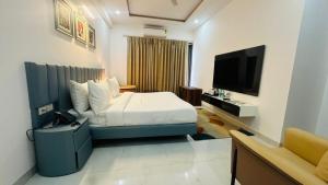 The Hoften Elite 32 Avenue, Sector 15, Gurugram